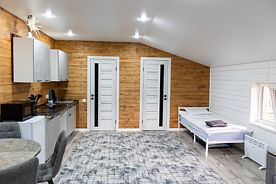 Светлый номер с балконом  Номера домов: 4, База отдыха Why Not Relax, Теберда