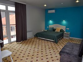 Четырехместный номер с балконом, Гостевой дом FAMILY STORIES, Агой