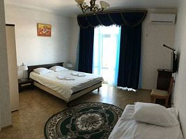 С видом на море, Гостевой дом Ван-Голд, Алупка