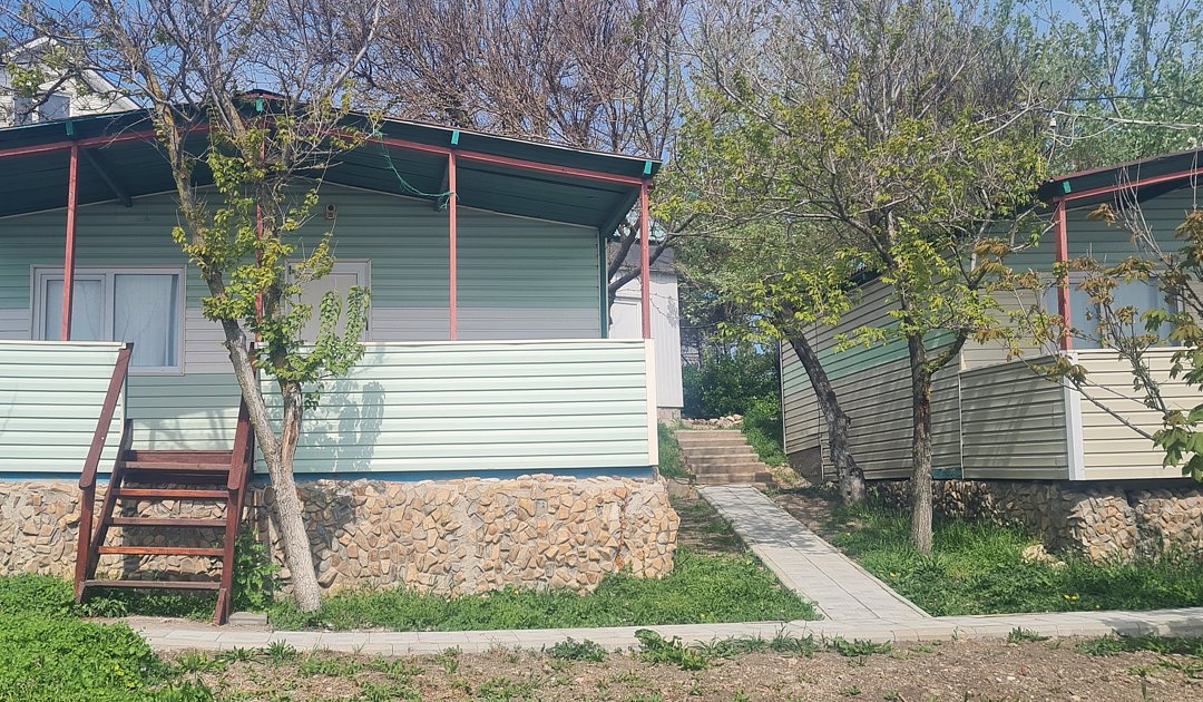 Коттедж 2-местный 2-комнатный (с верандой)