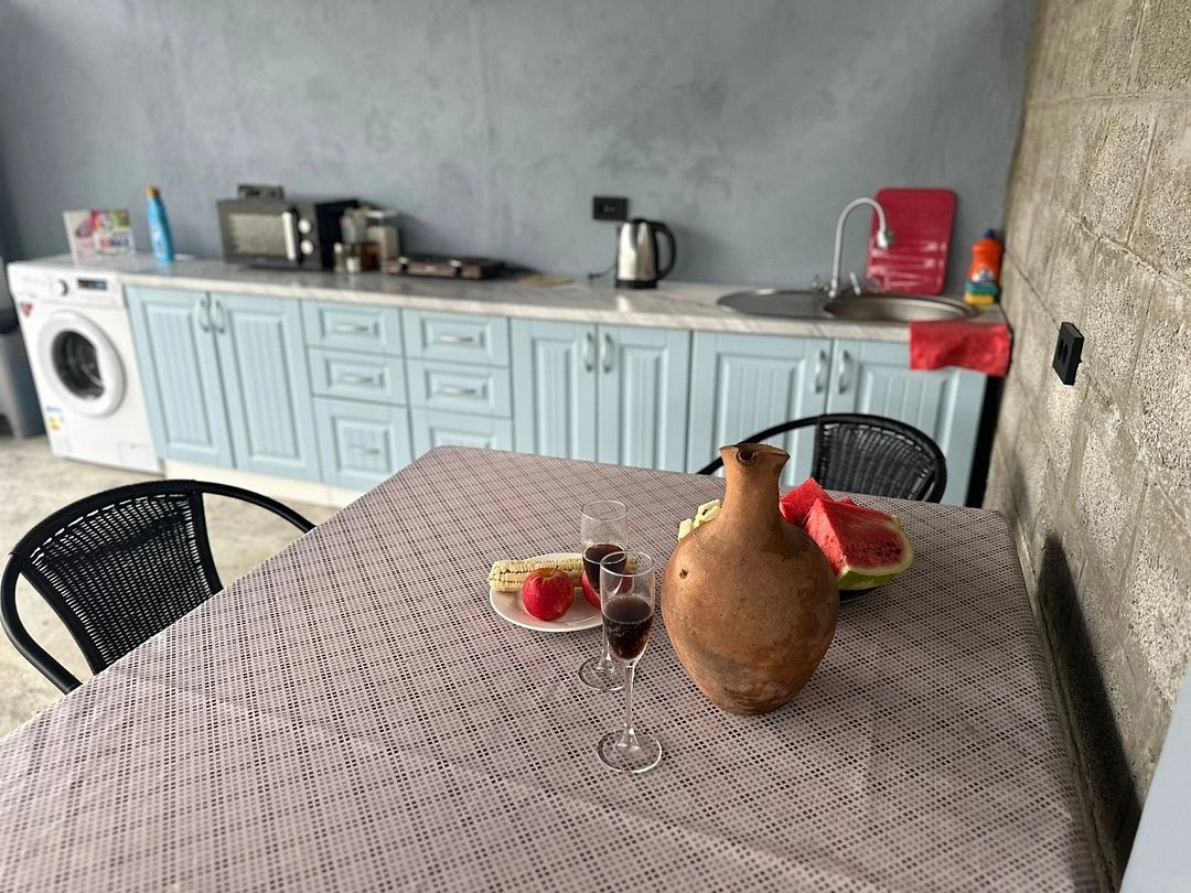 Общая кухня-столовая | Коттеджи Sea Breeze, Сухумский район