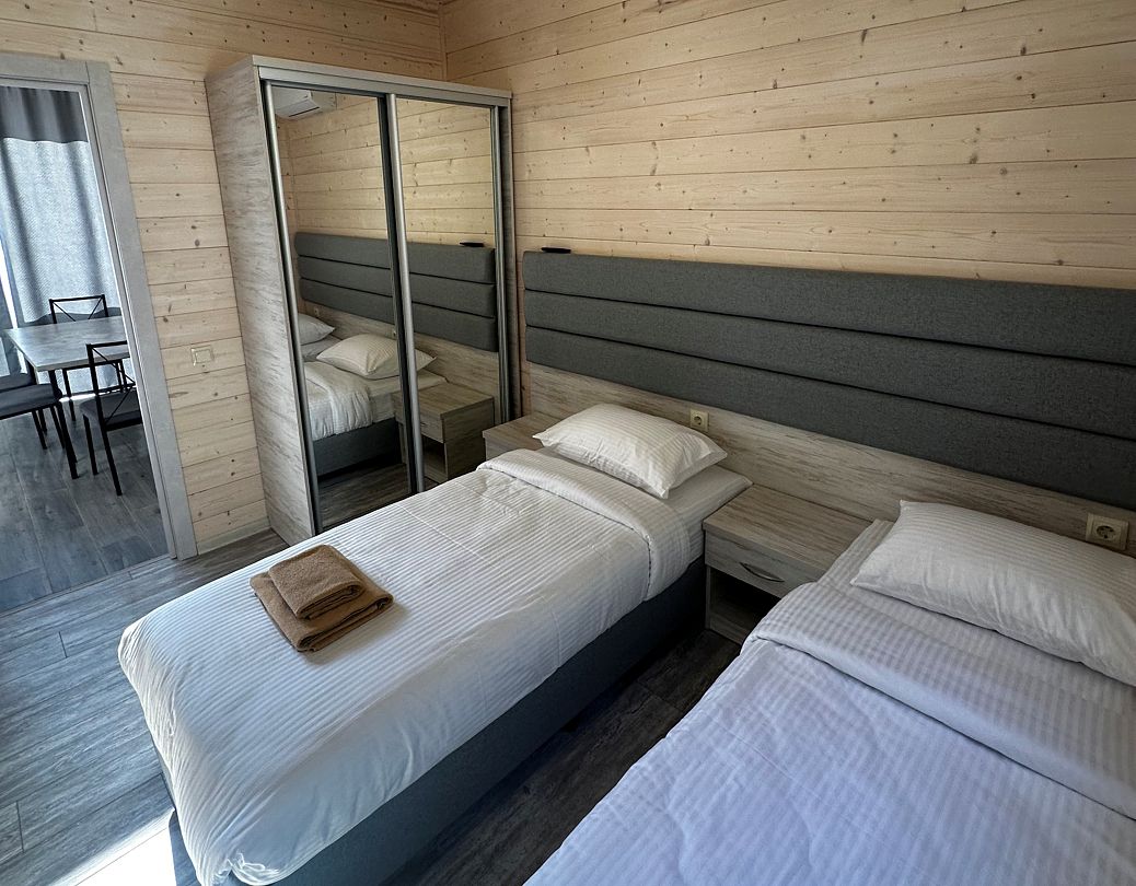 Домик 4-местный 2-комнатный