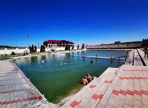 Горячие источники Аушигер