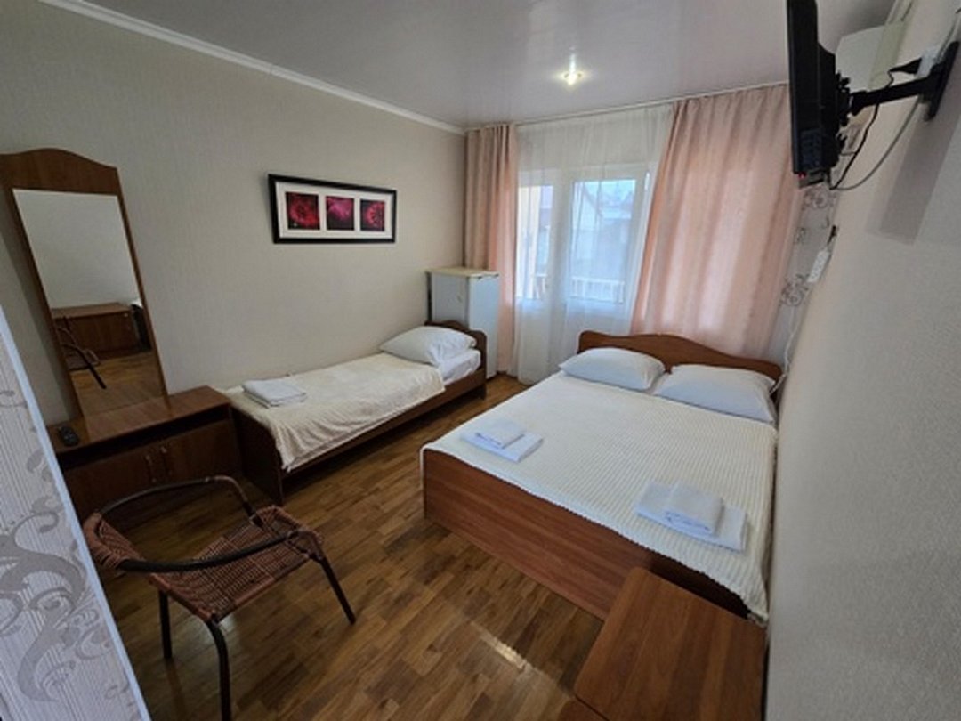 Стандартный 3-местный 1-комнатный (с балконом)