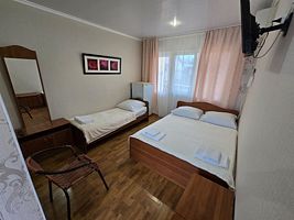 Стандарт 3-местный с балконом, Гостевой дом Марианна, Вардане