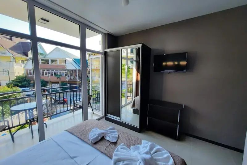 Полулюкс 3-местный (с балконом)