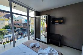 Полулюкс 3-местный с балконом, Гостевой дом Эмир (Лазаревское), Лазаревское