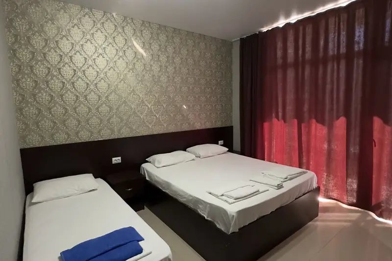 Полулюкс 3-местный (с балконом)