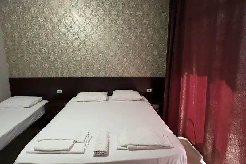 Полулюкс 3-местный (с балконом)