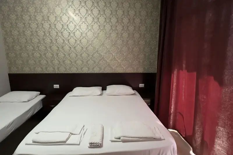 Полулюкс 3-местный (с балконом)