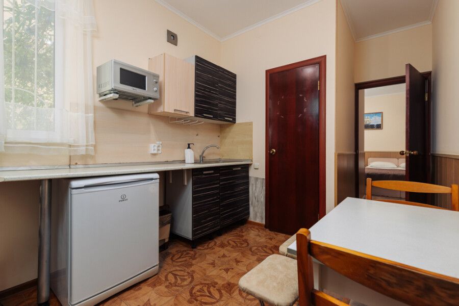 Апартаменты 3-местный (с отдельной спальней, кухней и видом на бассейн)