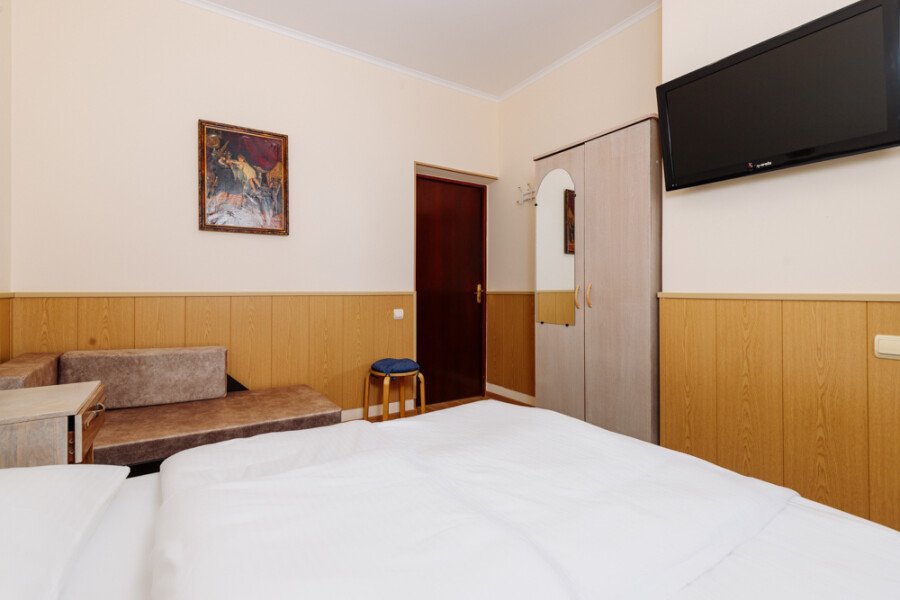 Стандартный 3-местный DBL (с софой и видом на море, реку)