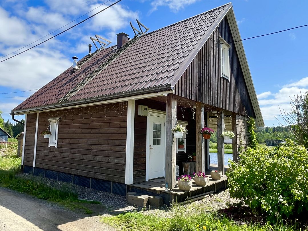 Загородный дом Дом у реки, поселок Чална, Республика Карелия