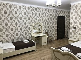 Номер 3-местный на цокольном этаже, Гостевой дом Марго, Эстосадок