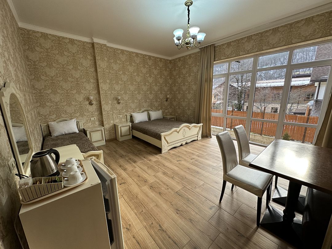 Стандартный 3-местный (с видом на горы)