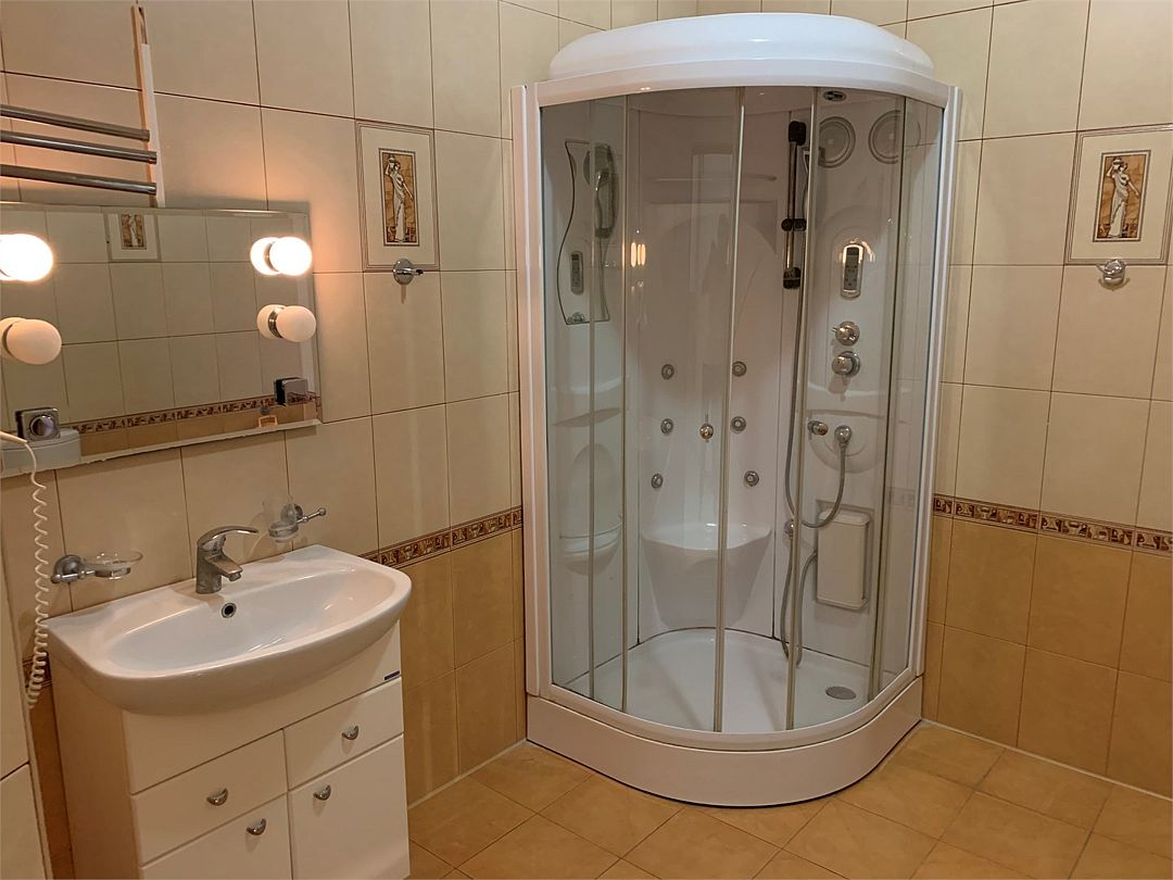 Семейный Гостевой 4-местный 2-комнатный (Розовый сад)