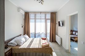 Апартаменты 3-местный 2-комнатный, Гостевой дом Шато Блан, Севастополь