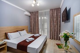 Полулюкс 2 комн 4-х мест с кухней, Гостевой дом У Елены (Дивноморское), Дивноморское