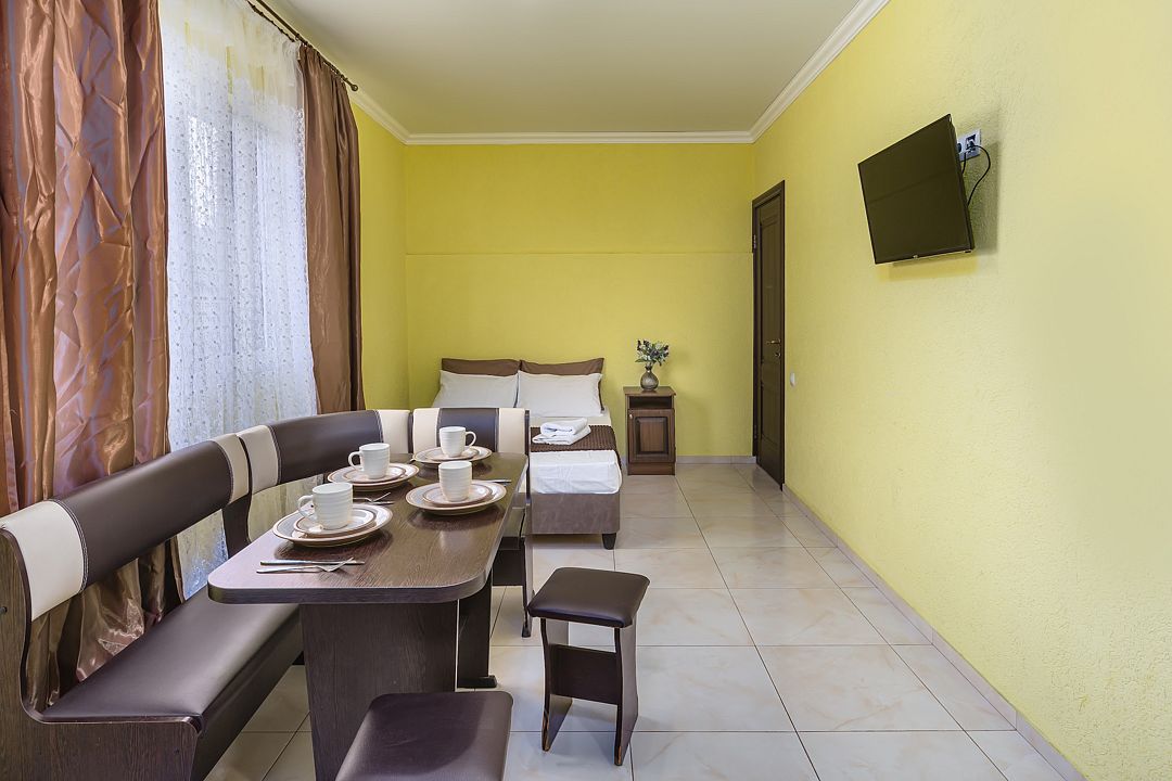 Полулюкс 4-местный 2-комнатный (с кухней)