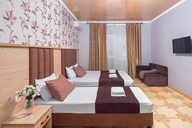 Семейный двух комнатный номер, Гостевой дом У Елены (Дивноморское), Дивноморское