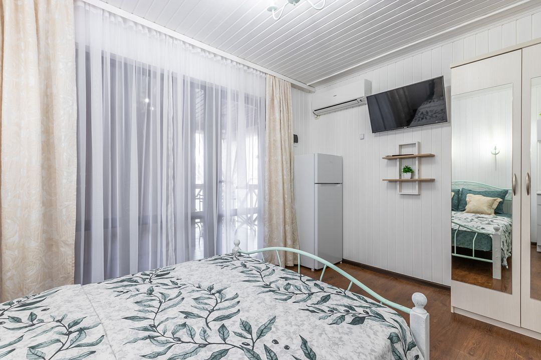 Стандартный 4-местный 2-комнатный (Французский)