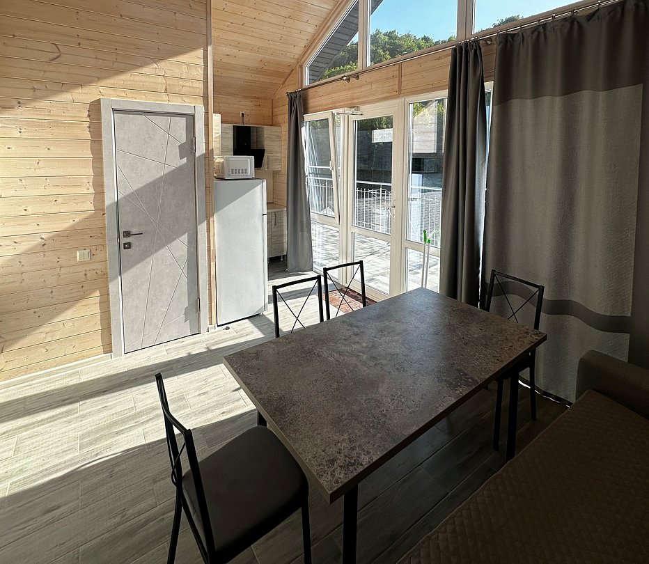 Домик 4-местный 2-комнатный