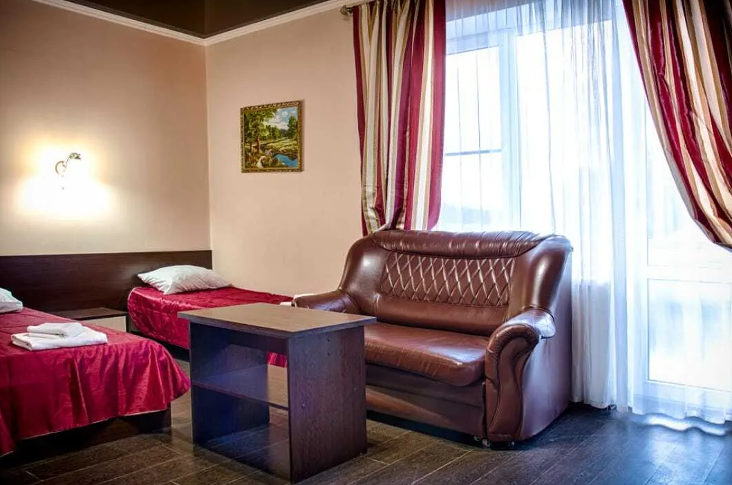 Люкс 4-местный 2-комнатный