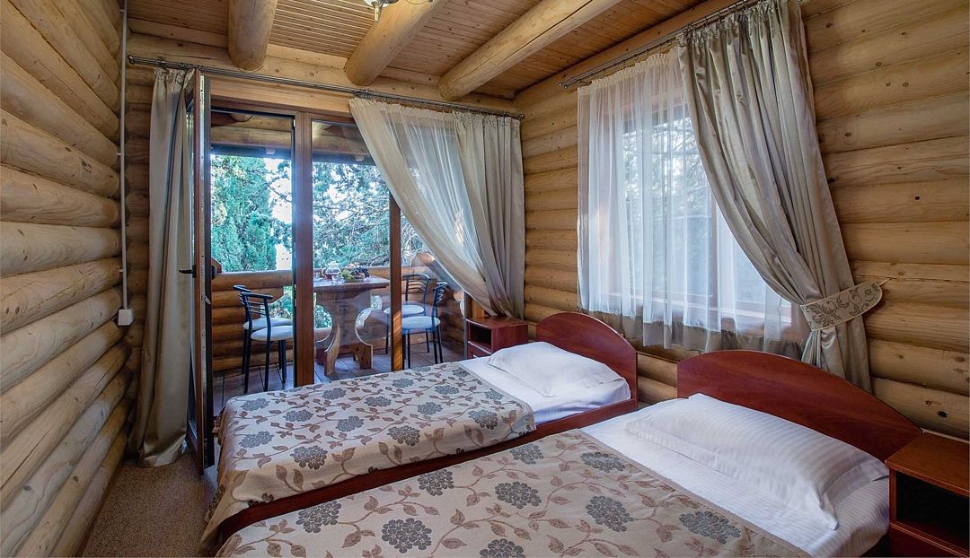 Коттедж-сруб 4-местный 3-комнатный (с двориком) | Береговой (Малый Маяк), Крым