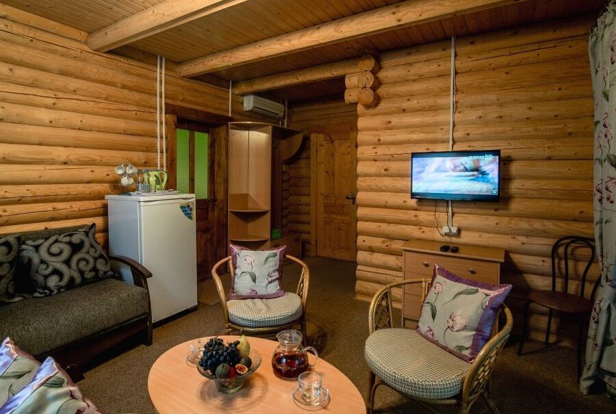 Коттедж-сруб 2-местный 2-комнатный (1 этаж)