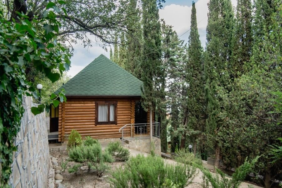 Коттедж-сруб 2-местный 2-комнатный (1 этаж)