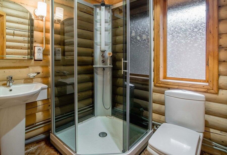 Коттедж-сруб 4-местный 3-комнатный (с двориком)