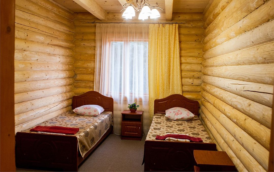 Коттедж-сруб 4-местный 3-комнатный (№32)