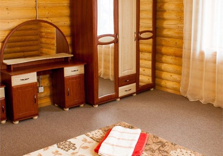 Коттедж-сруб 4-местный 3-комнатный (№32)