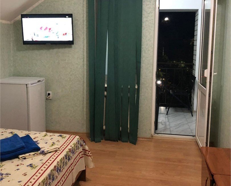 Номер 2-местный (с балконом, с удобствами на этаже)