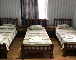 Номер 3-местный с доп.местом с удобствами на этаже, Гостевой дом На уровне моря, Геленджик