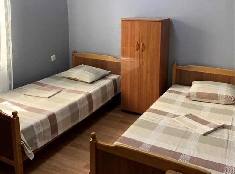 Номер 3-местный (с дополнительным местом, удобствами на этаже)