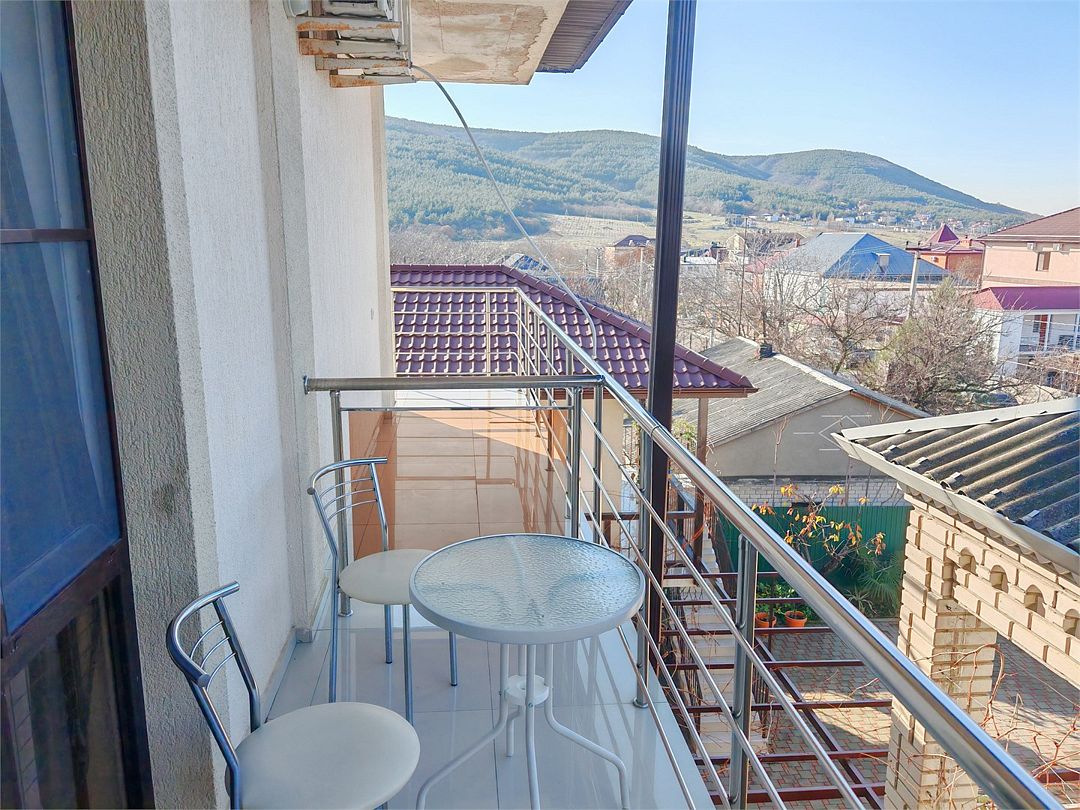 Номер 3-местный (с балконом)