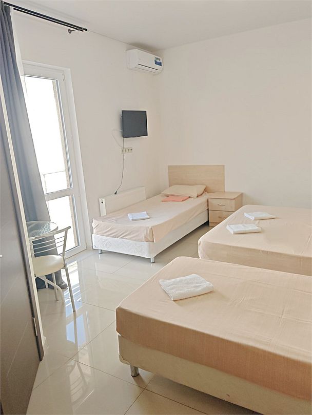 Номер 4-местный (с балконом)