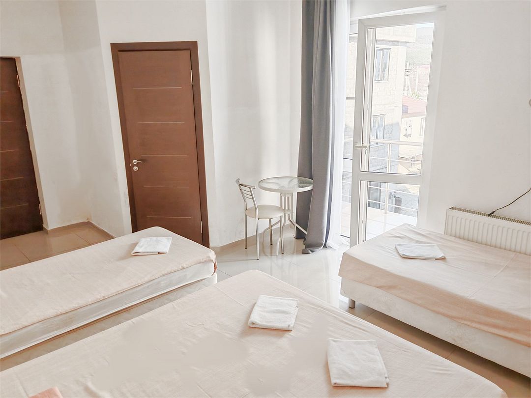 Номер 4-местный (с балконом)