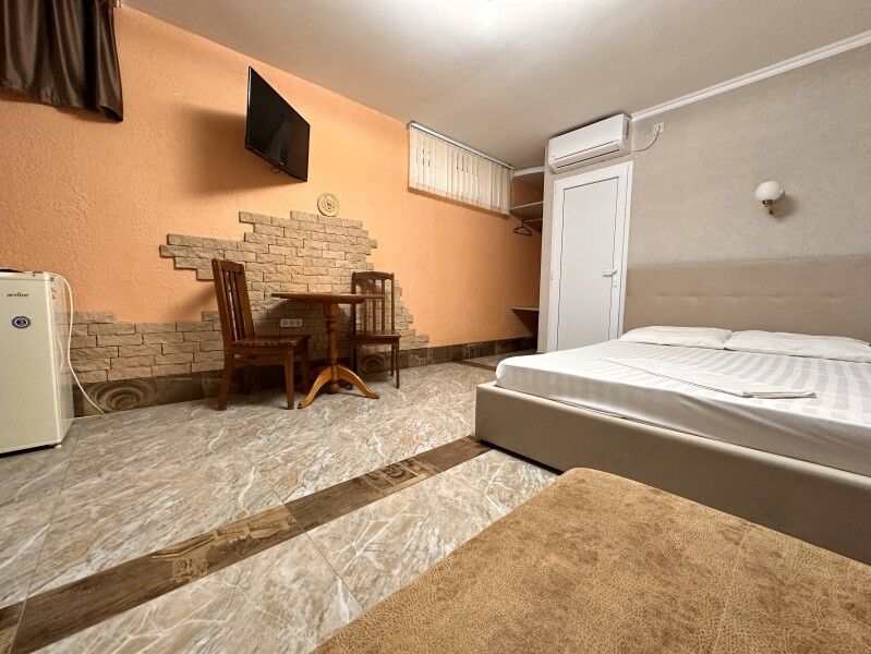 Семейный 4-местный (цоколь)