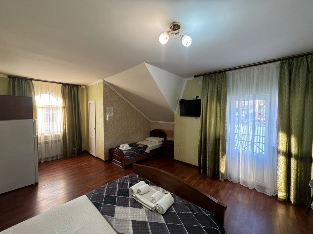 Стандартный 4-местный (с балконом)