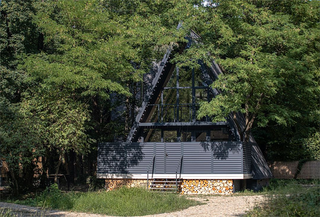 Коттедж 4-местный 2-комнатный (Пирамида)