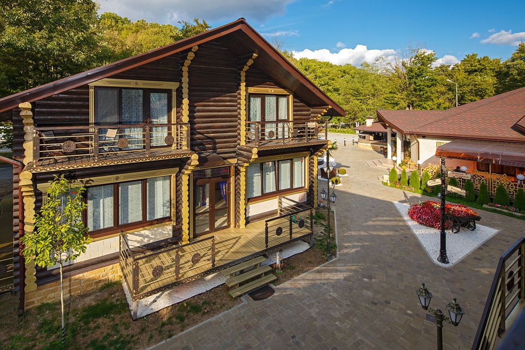 Коттедж 8-местный 4-комнатный (Матрешка)