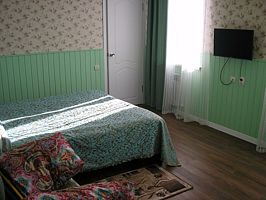 Двухместный номер комфорт с одной двухспальной кроватью и диваном, Гостевой дом Панорама, Каменномостский