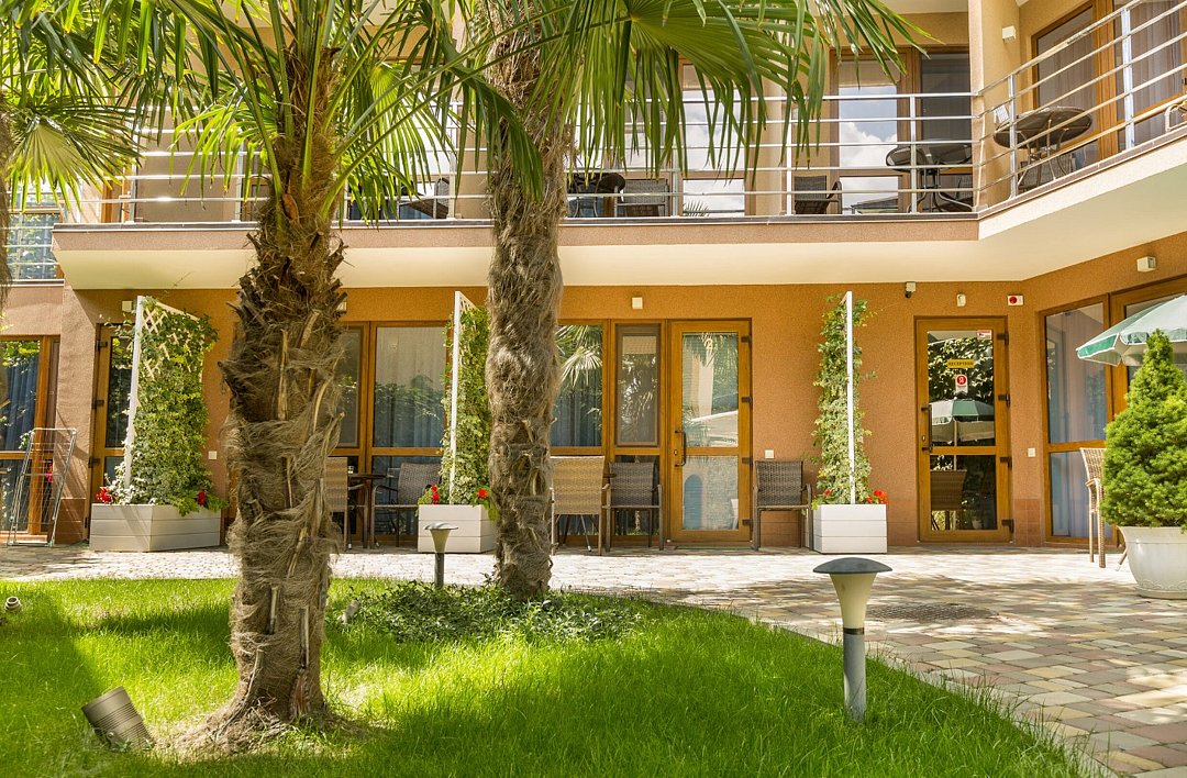 Гостевой дом Malibu Hotel, Крым, Алушта Алушта Симферополь Рыбачье Гурзуф Малореченское Утес Лучистое Семидворье Урочище Сатера Солнечногорское село Перевальное