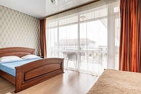 Улучшенный трехместный, База отдыха Райский Уголок, Пицунда