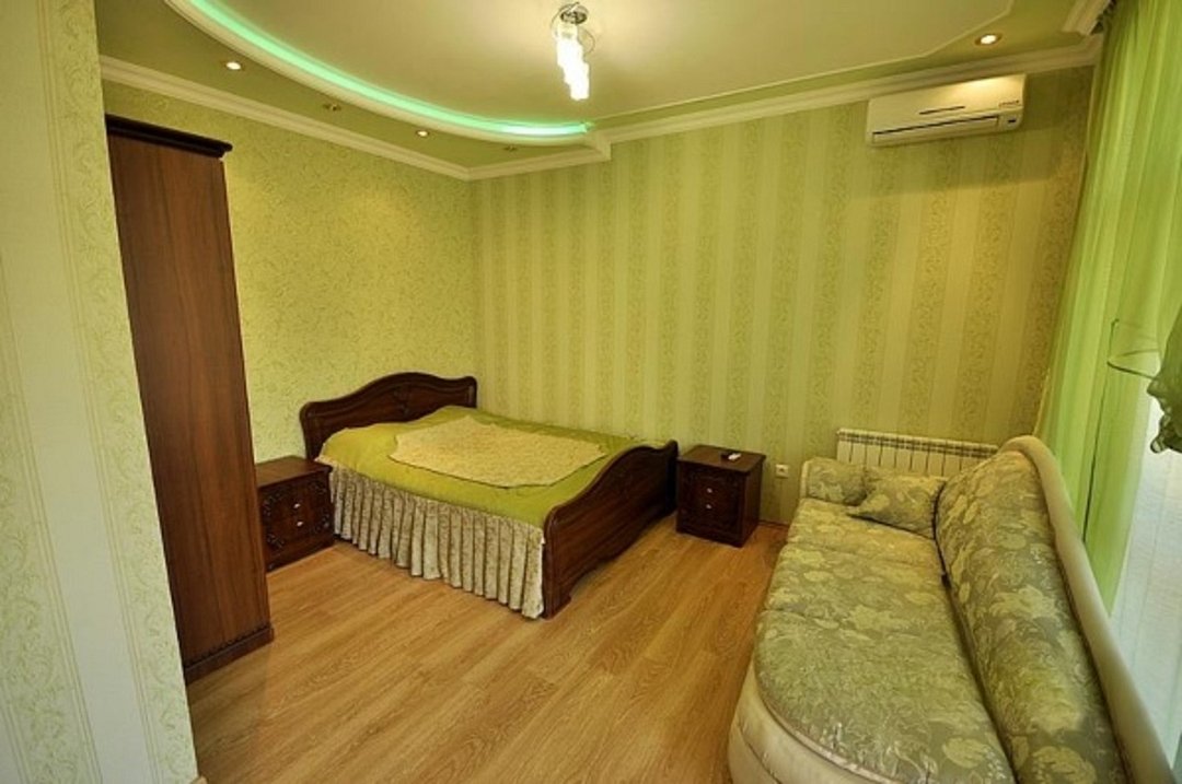 Номер 4-местный (с 2-спальной кроватью и диваном)