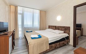 Семейный  (4х местный двухкомнатный), База отдыха Черноморская жемчужина, Кындыг