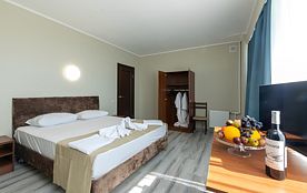 Люкс (4х местный двухкомнатный), База отдыха Черноморская жемчужина, Кындыг