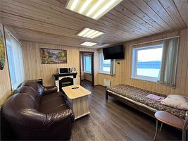 Дом № 8, База отдыха SIYANIE SEVERA, село Териберка